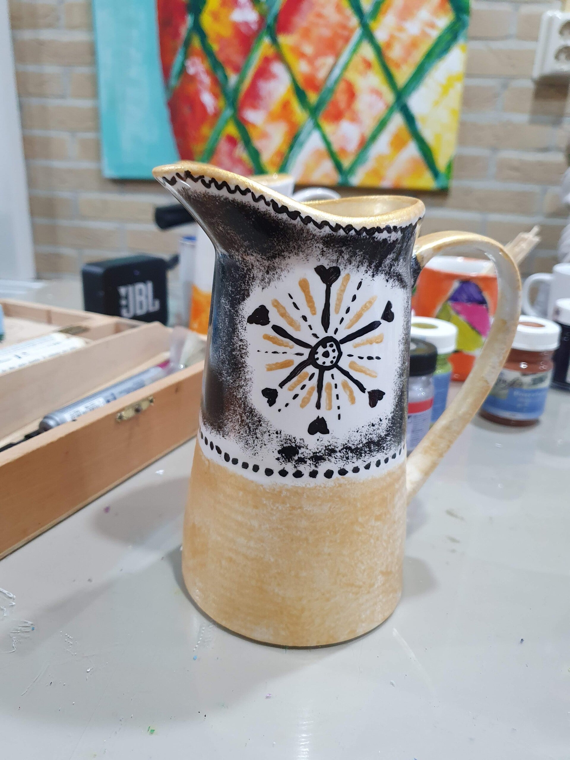 workshop servies schilderen, workshop porselein schilderen, workshop, workshop Drenthe, workshops Drenthe, creatieve workshop, creatieve workshops, personeelsuitje Drenthe, bedrijfsfeest, vrijgezellenfeest, workshop grote groep, Hoogeveen