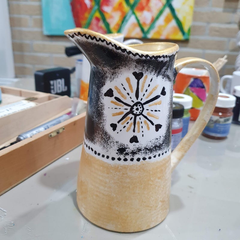 workshop servies schilderen, workshop porselein schilderen, workshop, workshop Drenthe, workshops Drenthe, creatieve workshop, creatieve workshops, personeelsuitje Drenthe, bedrijfsfeest, vrijgezellenfeest, workshop grote groep, Hoogeveen