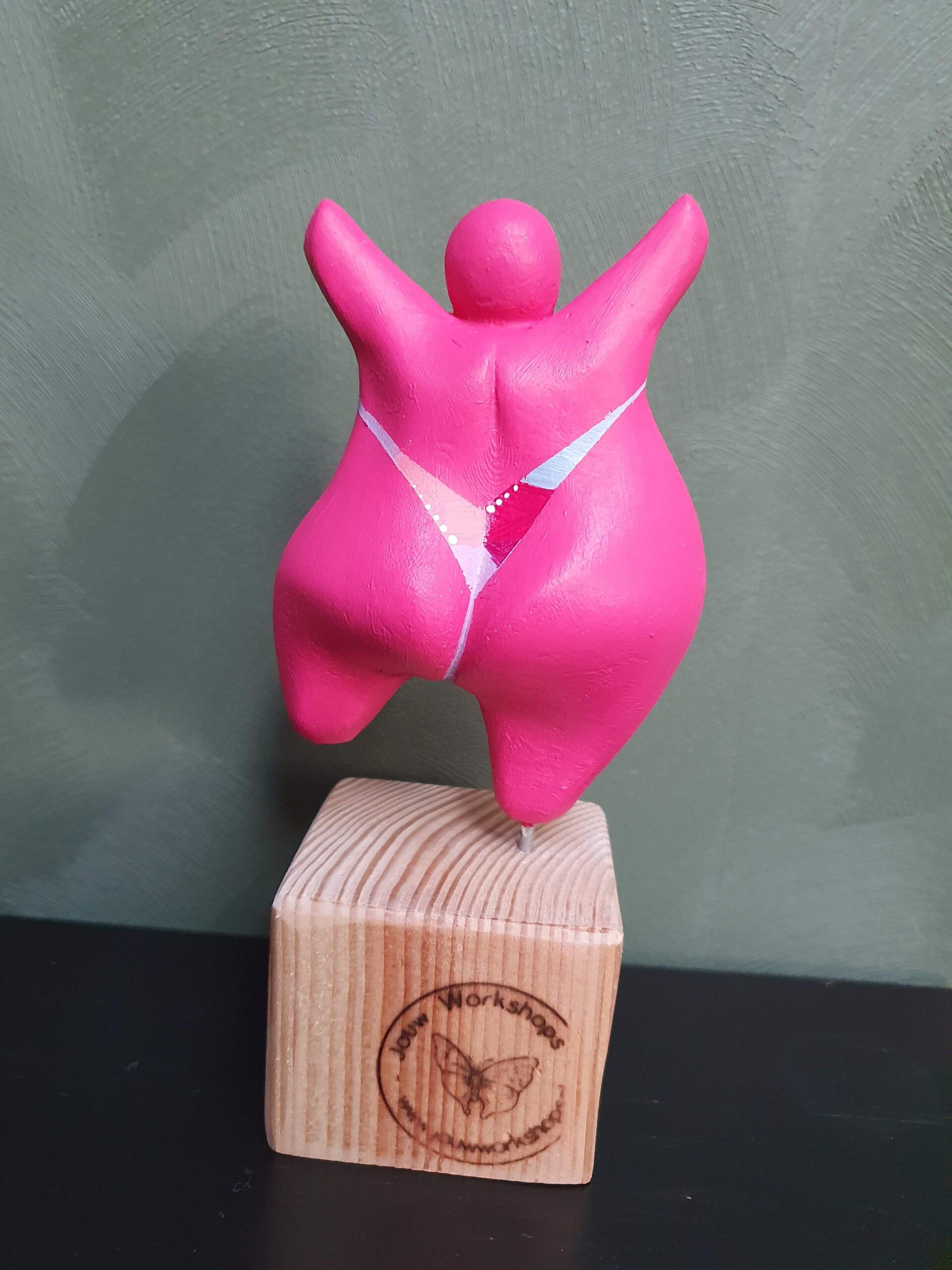 workshop beeldje dikke dame schilderen, workshop, workshop Drenthe, workshops Drenthe, creatieve workshop, creatieve workshops, personeelsuitje Drenthe, creatief uitje Drenthe, vriendinnen uitje, zussendag, betaalbare workshop, vrijgezellenfeest