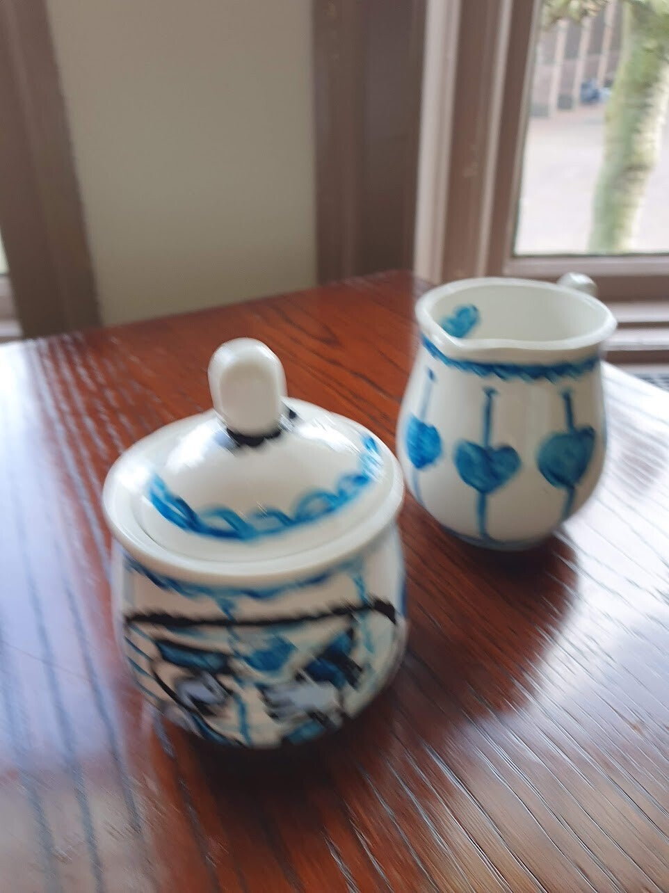 workshop servies schilderen, workshop porselein schilderen, workshop, workshop Drenthe, workshops Drenthe, creatieve workshop, creatieve workshops, personeelsuitje Drenthe, bedrijfsfeest, vriendinnenuitje, workshop grote groep, Hoogeveen