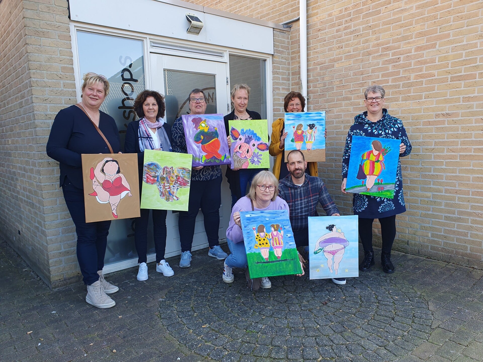 workshop, workshops, creatieve workshops, creatieve workshop, workshop drenthe, workshops drenthe, zussen uitje, dikkedamesschilderen, dikke dames schilder, workshop sieraden maken, dikke dames beeldje schilderen, workshop met vriendinnen, leuke workshops