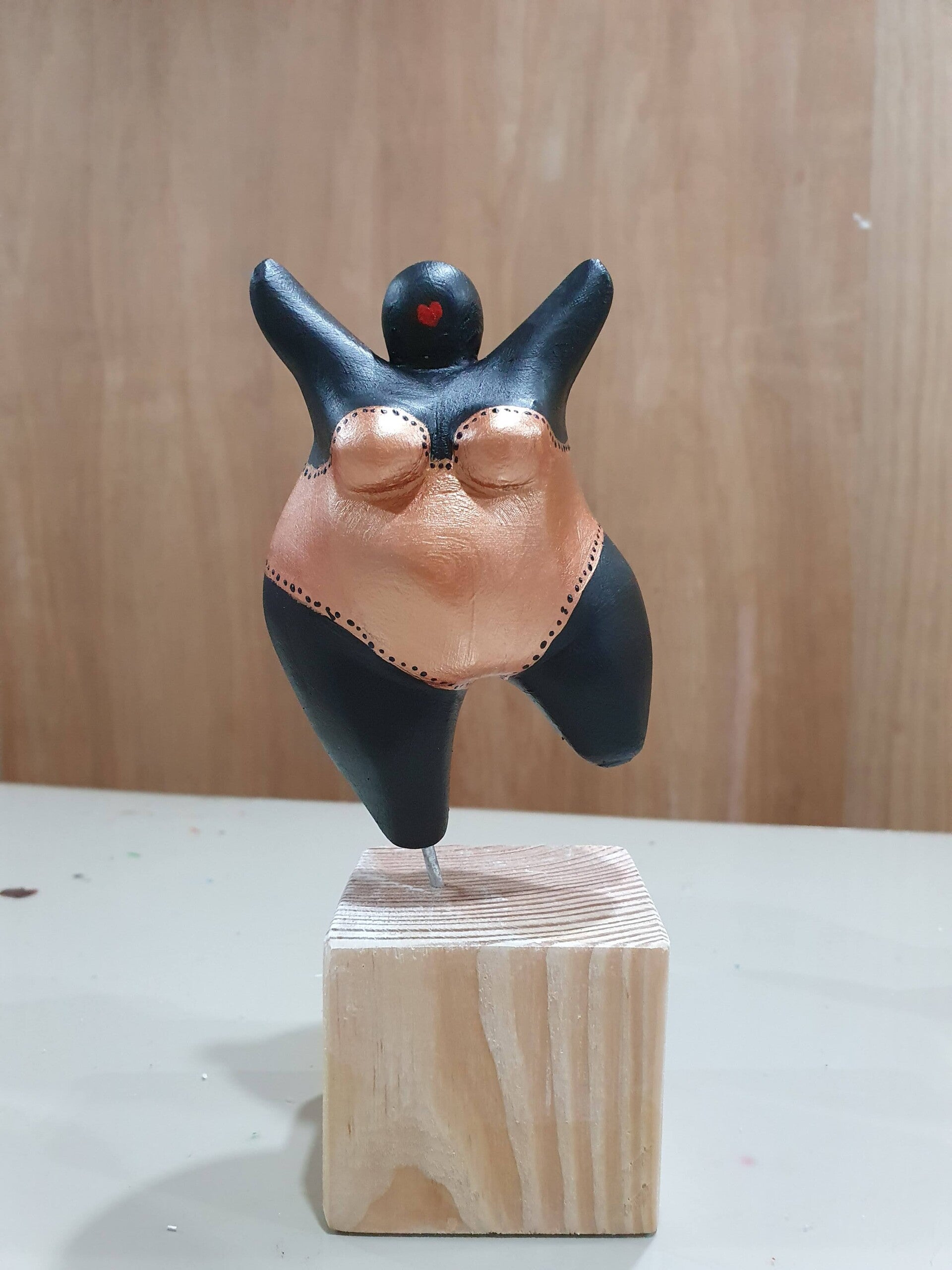 workshop beeldje dikke dame schilderen, workshop, workshop Drenthe, workshops Drenthe, creatieve workshop, creatieve workshops, personeelsuitje Drenthe, creatief uitje Drenthe, vriendinnen uitje, zussendag, betaalbare workshop, vrijgezellenfeest