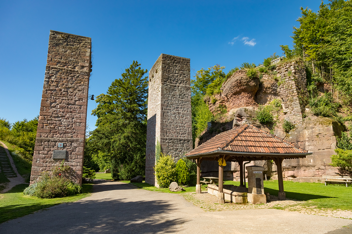 Patrimoine et Centre historique Epinal - Parc du château proche du gîte Ô 4 Vents