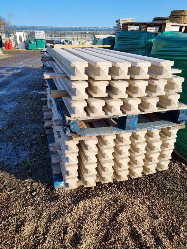 SLOTTED CONCRETE POSTS