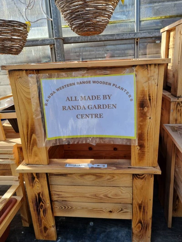 RANDA WESTERN RANGE  WOODEN PLANTER