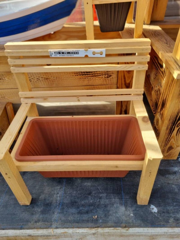 WOODEN CHAIR PLANTER