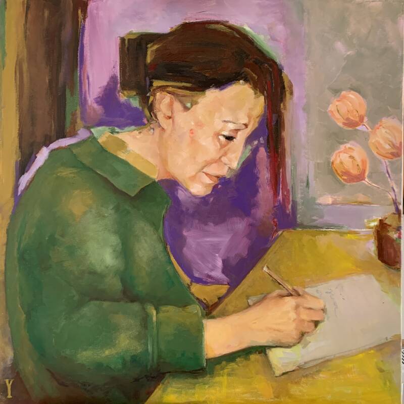 Vrouw met een donkere knot schrijft een brief. Kleurrijk portret