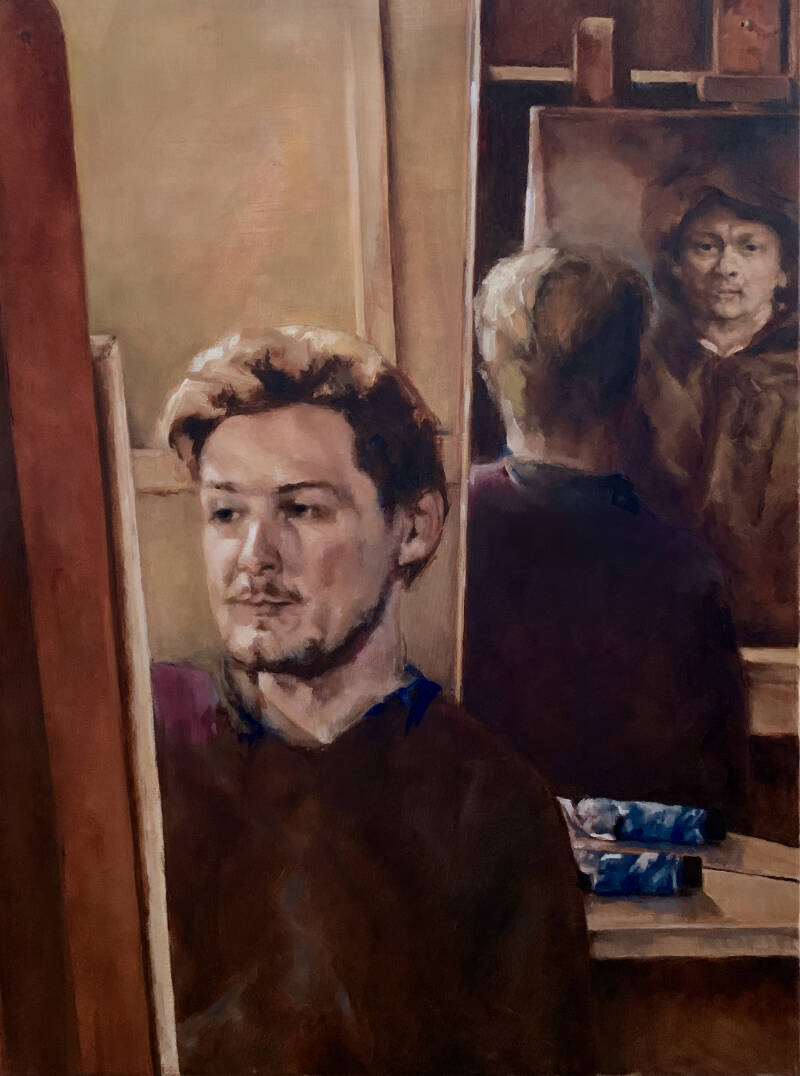 Sebas voor een schilderij van Rembrandt, dt je kan zien in de spiegel achter hem