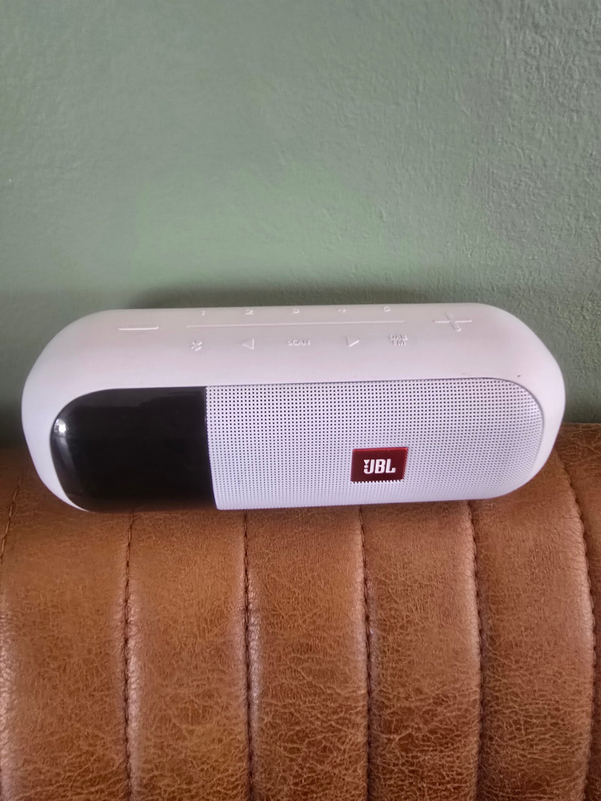 JBL Tuner 2 DAB+ / FM radio met Bluetooth – Wit – Compleet