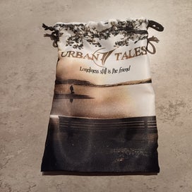 ut-small-bag-standard-n1j03z.jpg