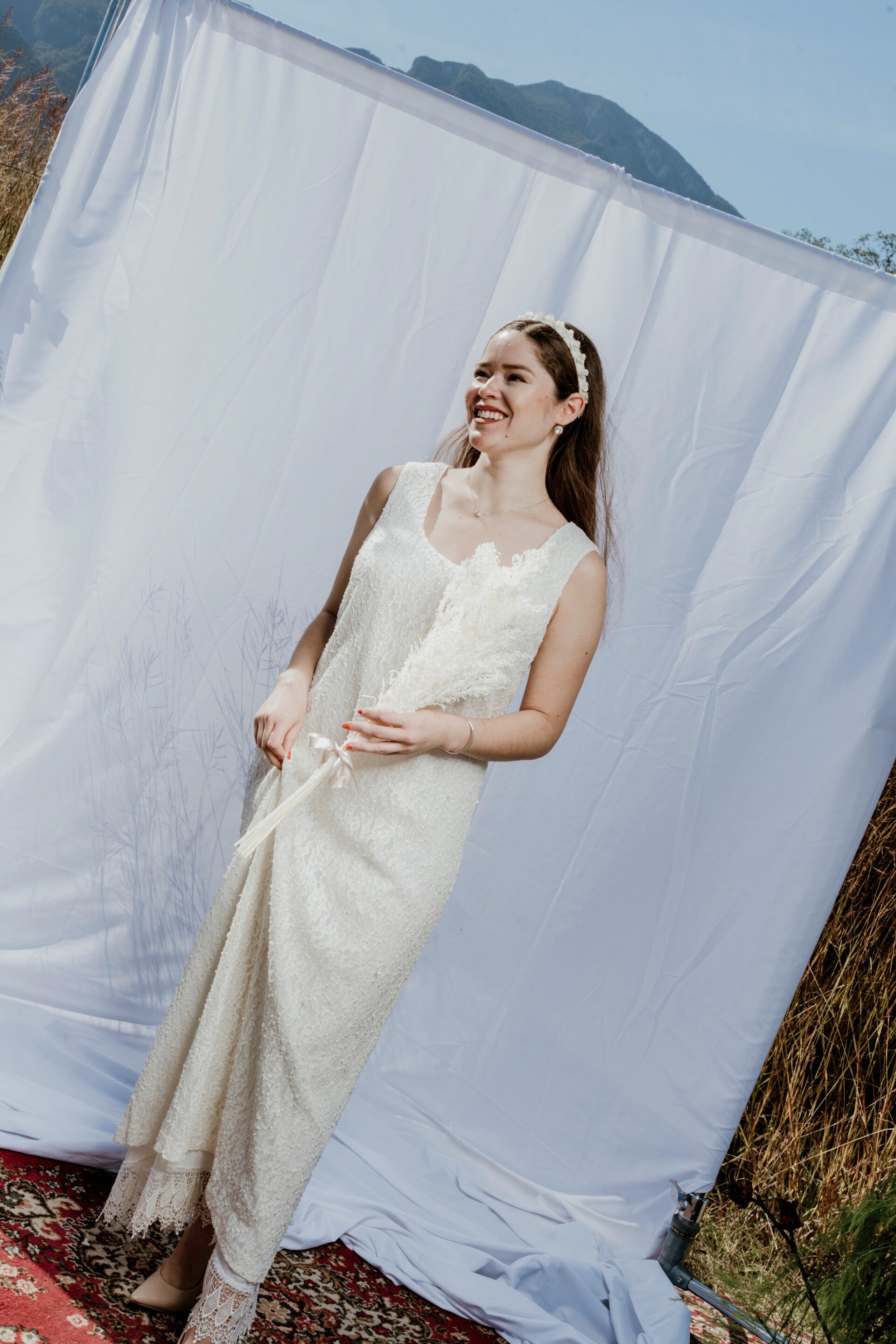 Giselle Vestido Marfil de encaje y bordado