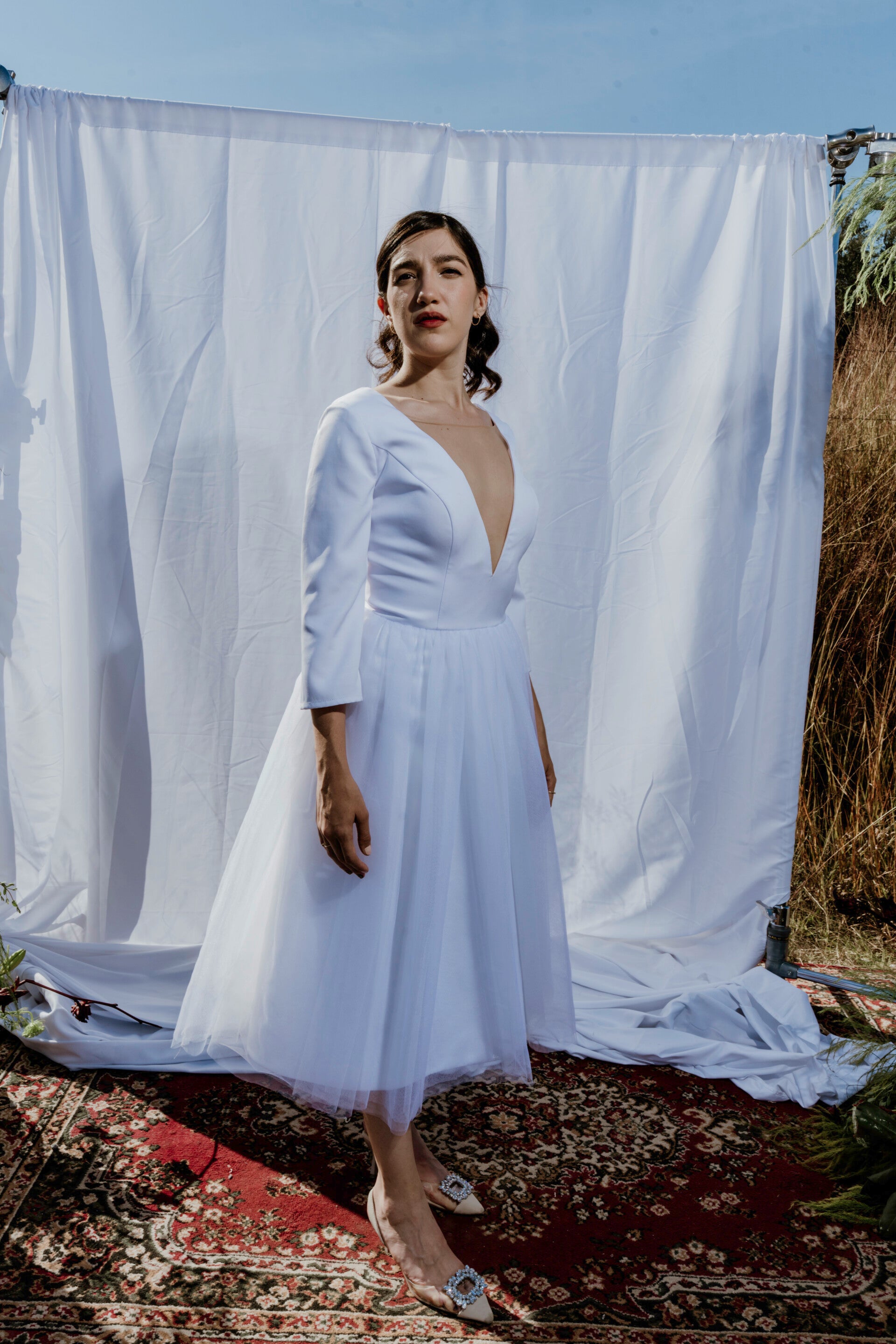 Agnés Vestido con escote pronunciado y corte A-line de tul y mangas tres cuartos