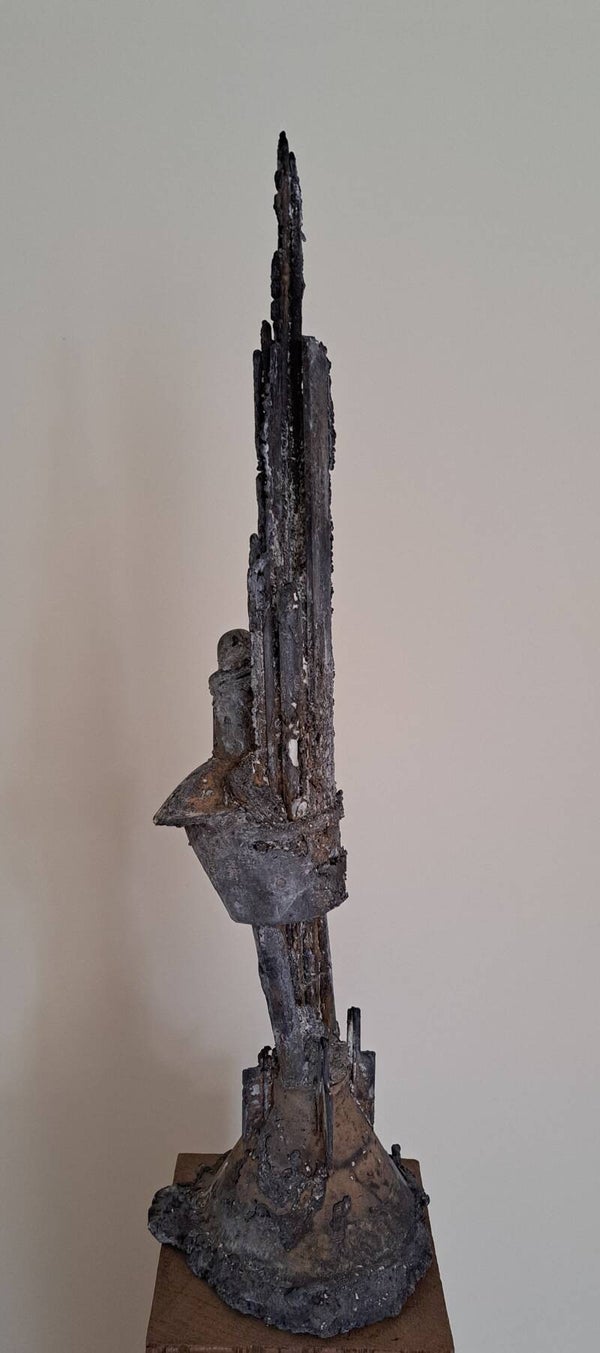 Brons. De schoonheid van vergankelijkheid. 'De toren'