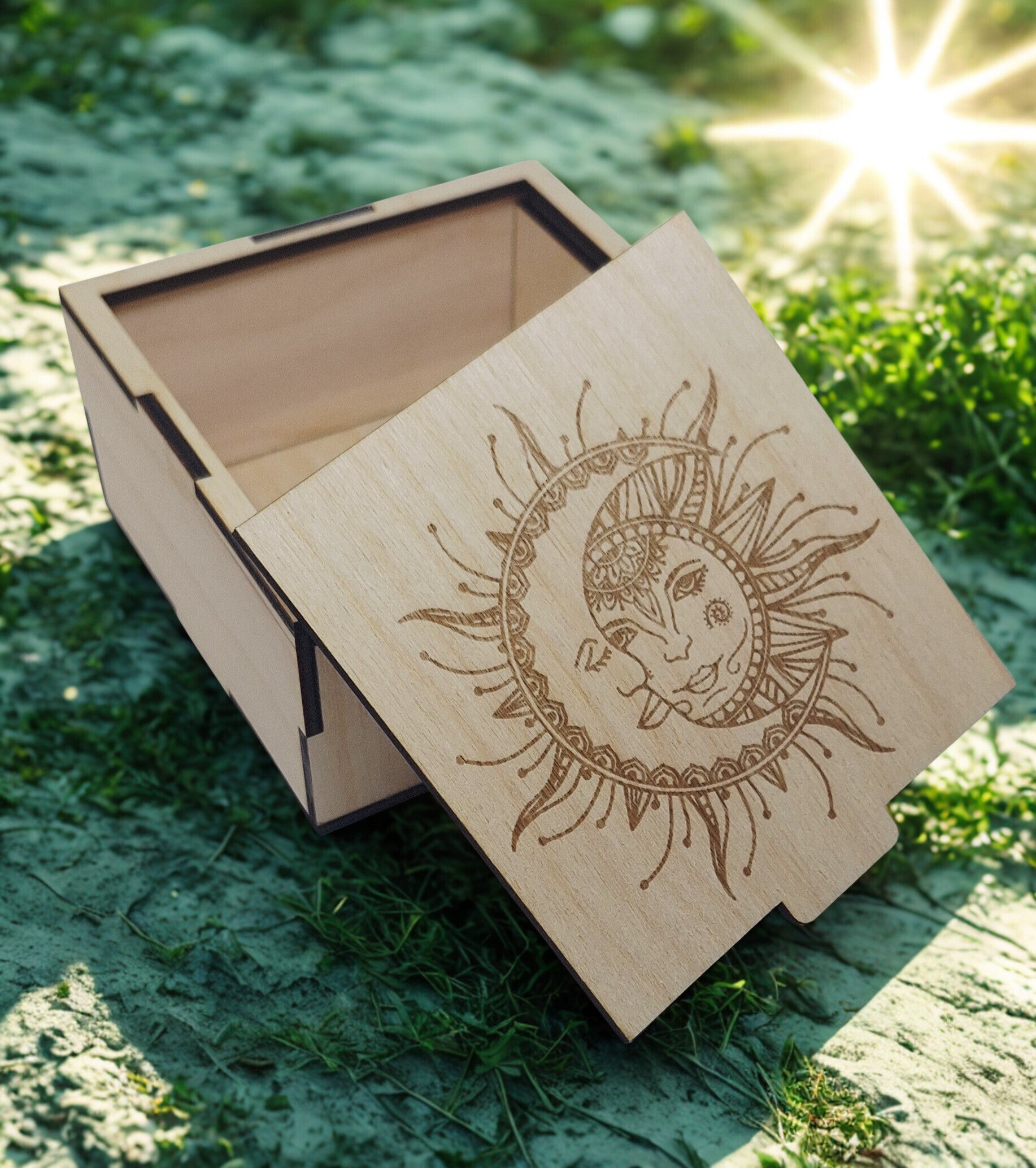 Doosje met maan en zon