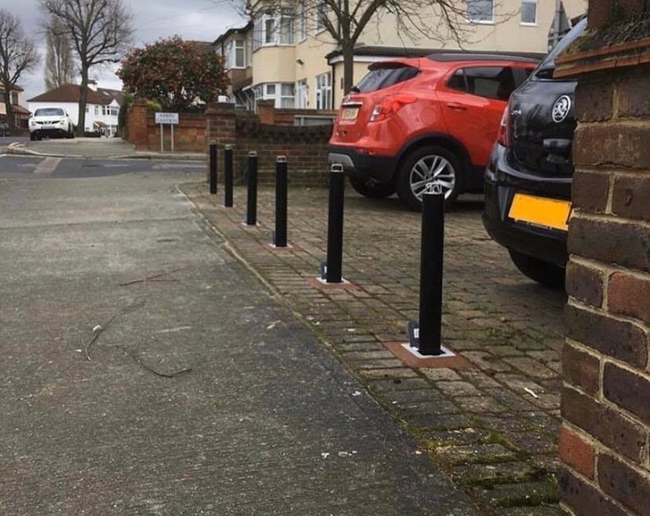 Driveway security bollards 
