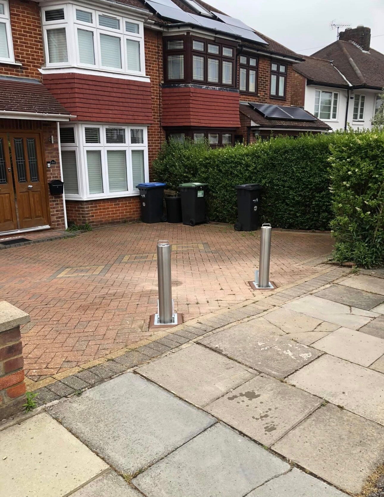 Driveway security bollards 