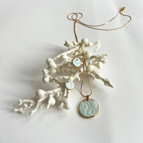 Oorbellen en ketting Lace light blue