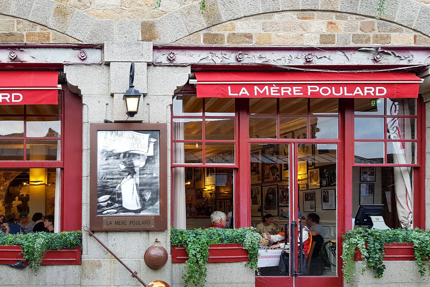 L'ingresso de La Mère Poulard a Le Mont-Saint-Michel