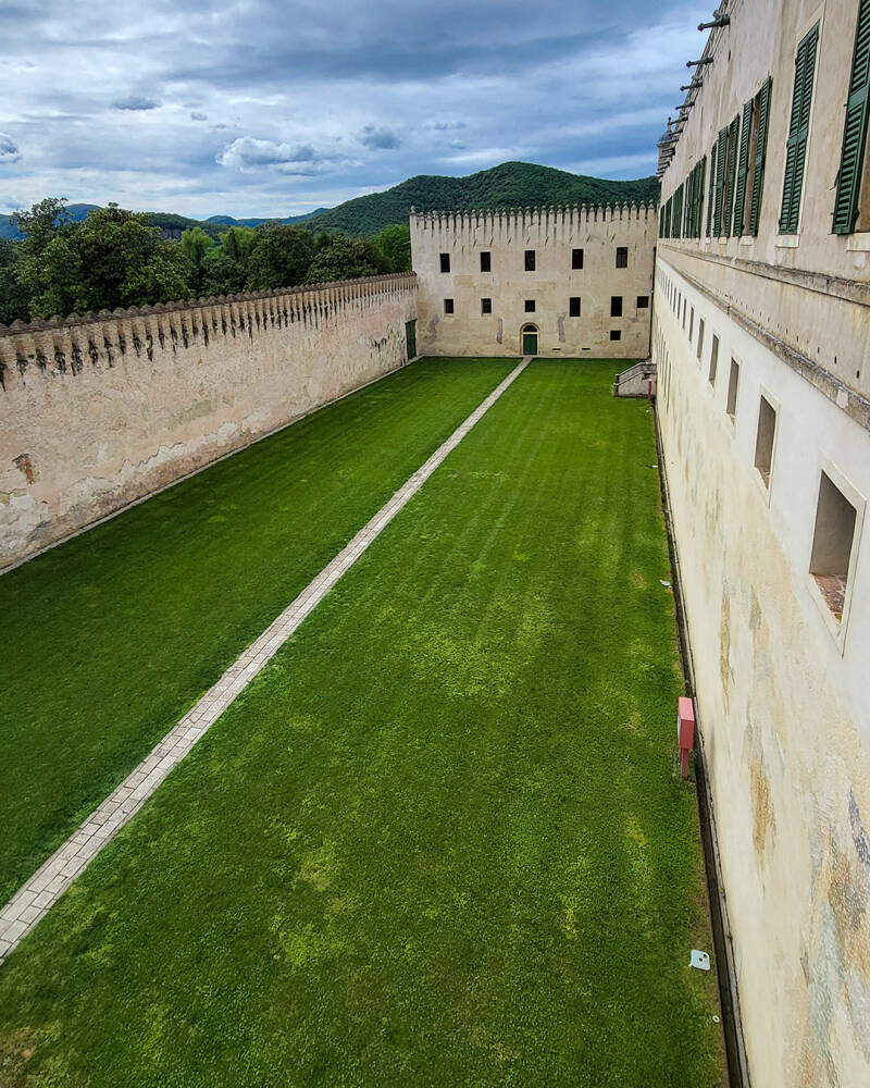 Il cortile interno del Castello del Catajo