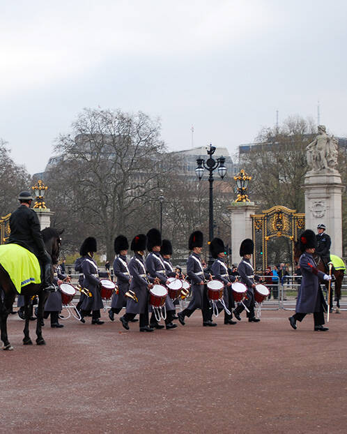 Un momento del cambio della Guardia a Buckingham Palace