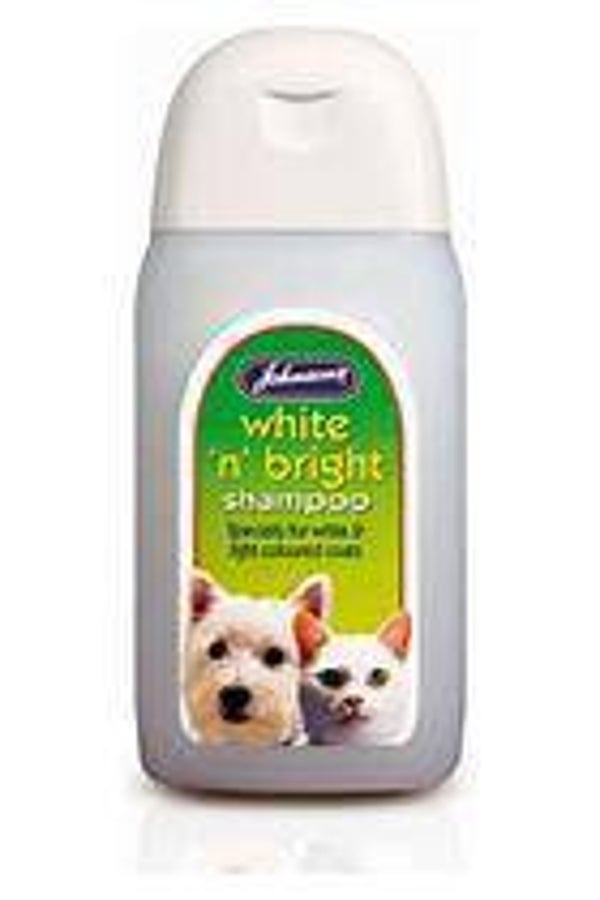 Johnson's White 'N' Bright Shampoo 200ml. (C-JVP06)