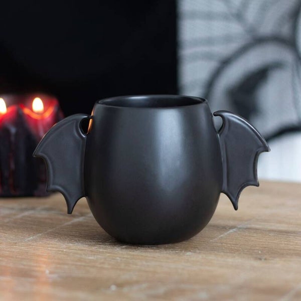 Taza Negra con Asa de Alas de Murciélago
