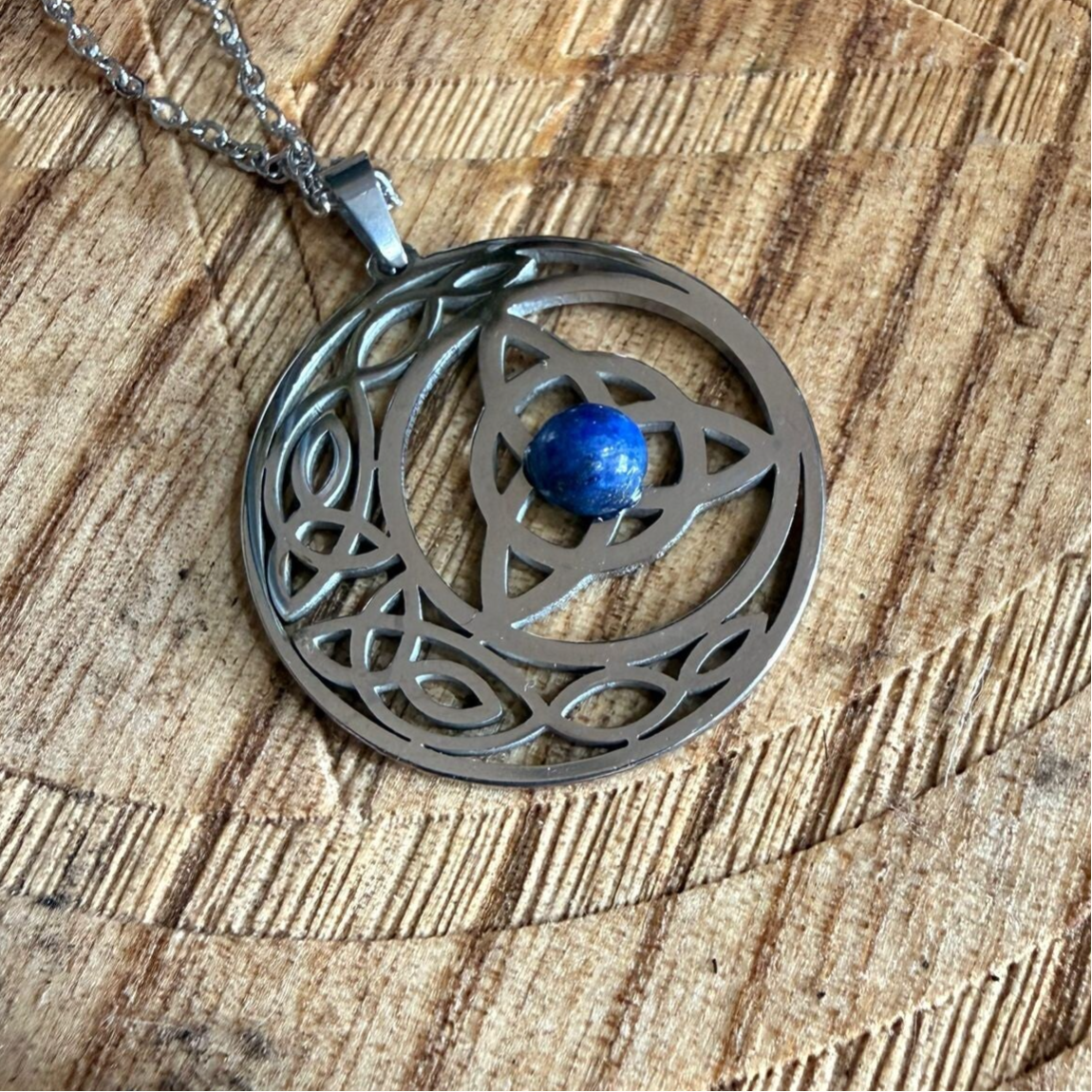 🌙✨ Collar · Luna Triqueta con Lapislázuli ✨🌙