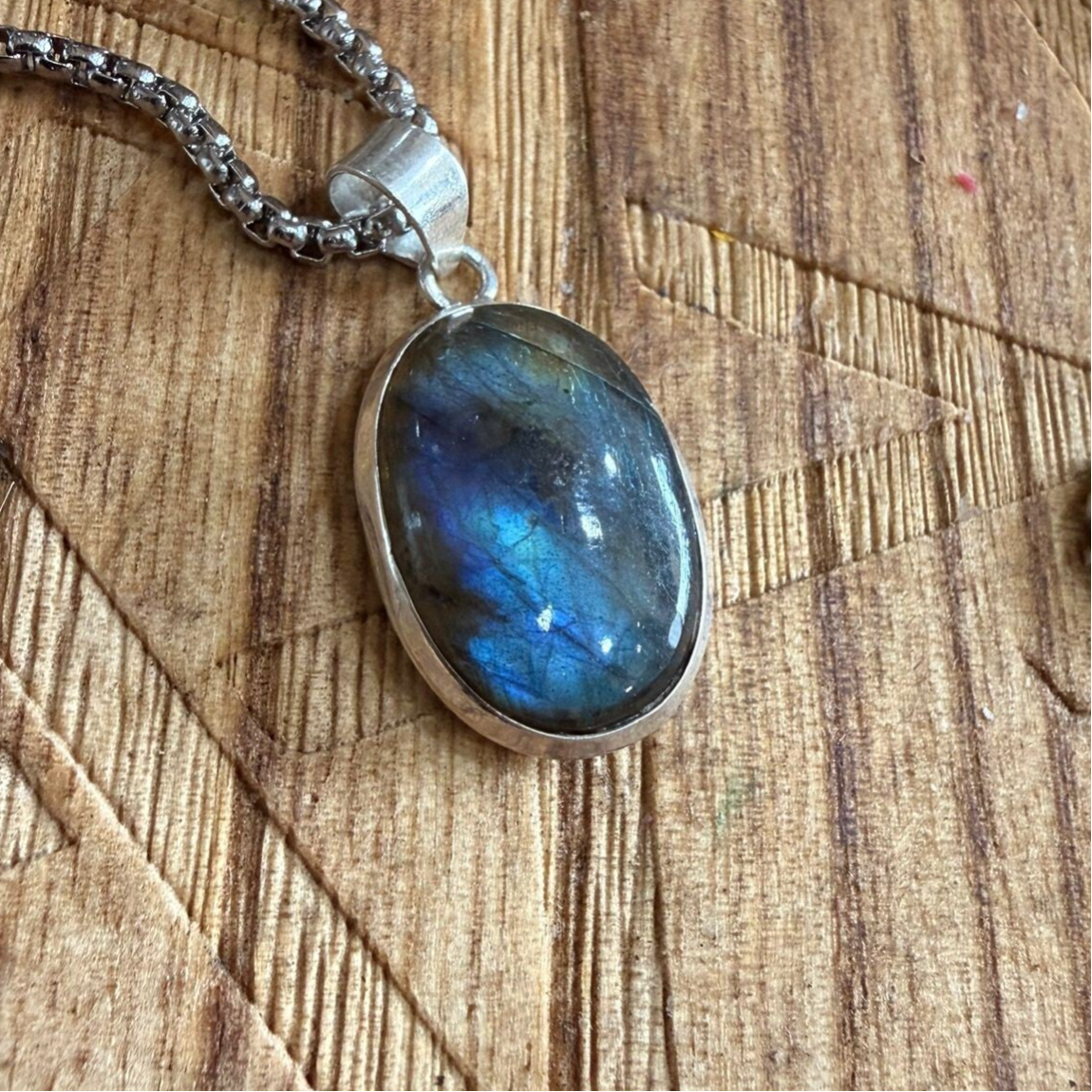 Collar · Labradorita