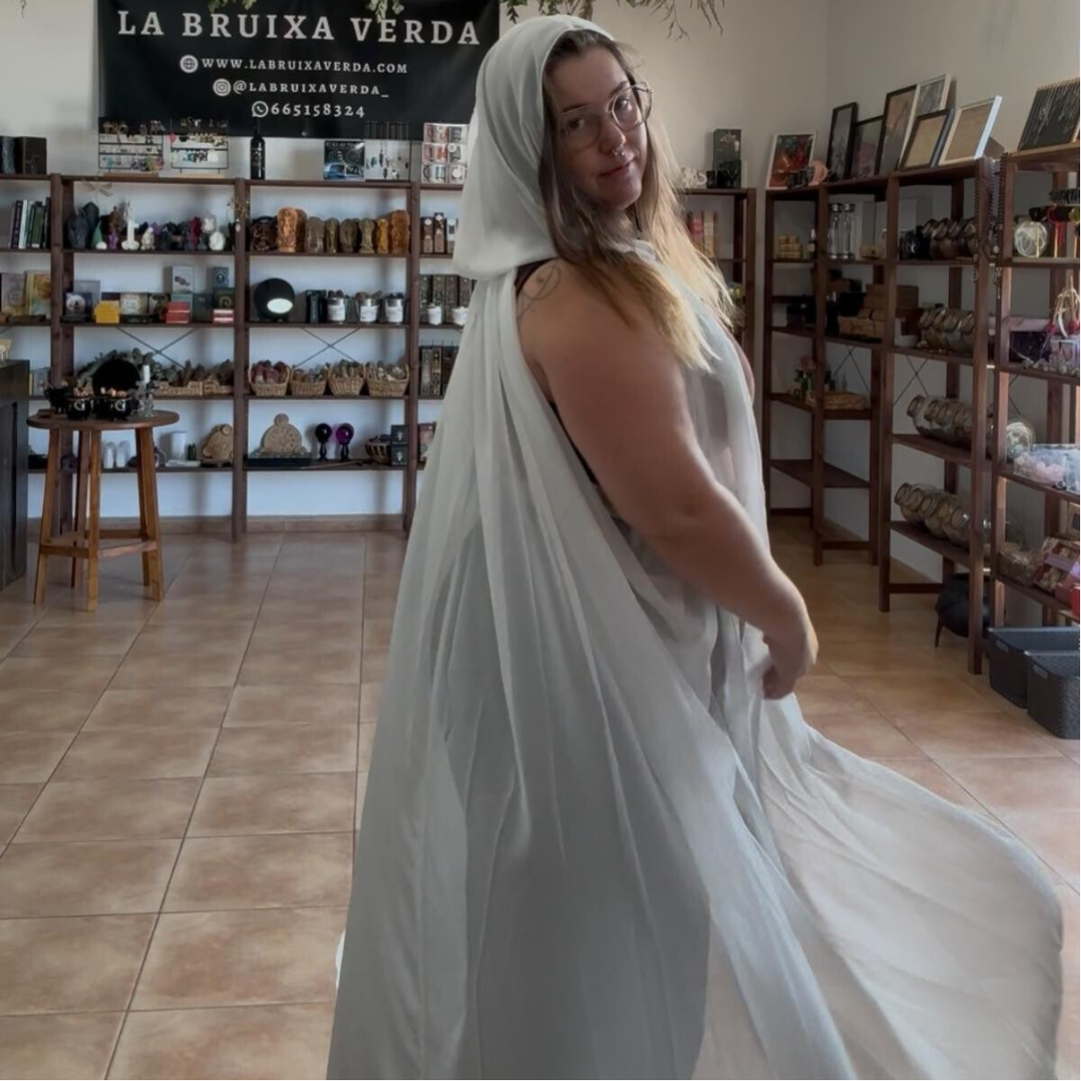 ✨ Capas de Gasa – El Poder de los Colores para la Bruja Moderna ✨