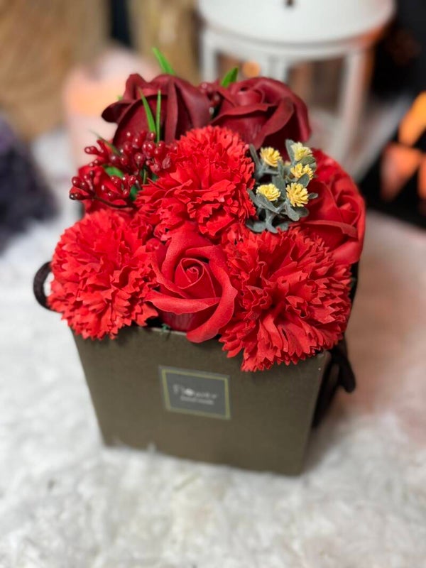 Bouquet de Flores de Jabón con Rosas y Claveles 🌹💫