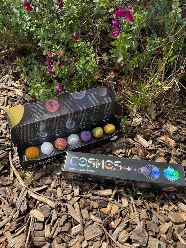 Cosmos — Bombitas Energéticas Planetarias 7 energías. 7 planetas. Un solo ritual: tu conexión con el universo.