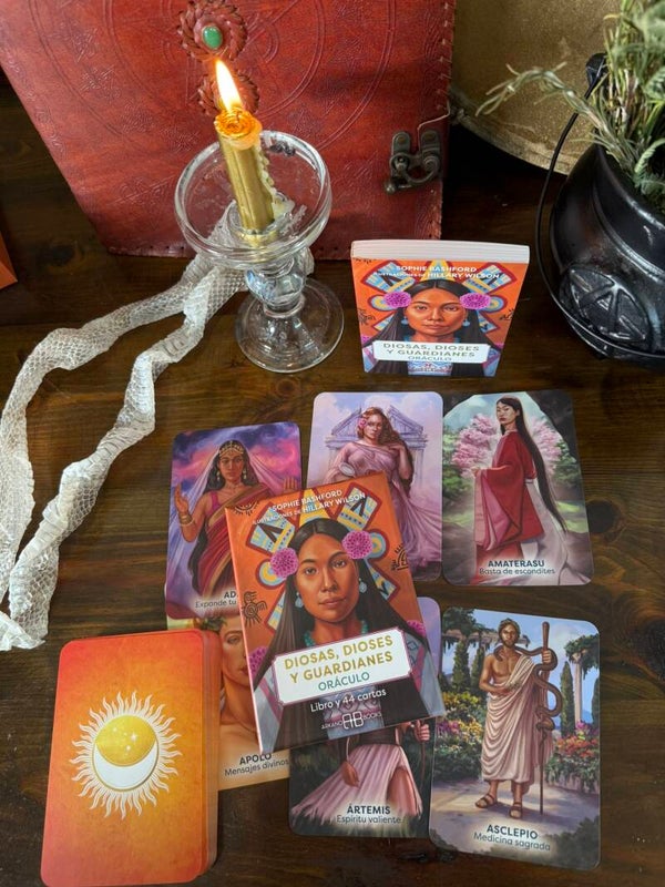 Diosas, Dioses y Guardianes Oráculo: Libro y 44 Cartas
