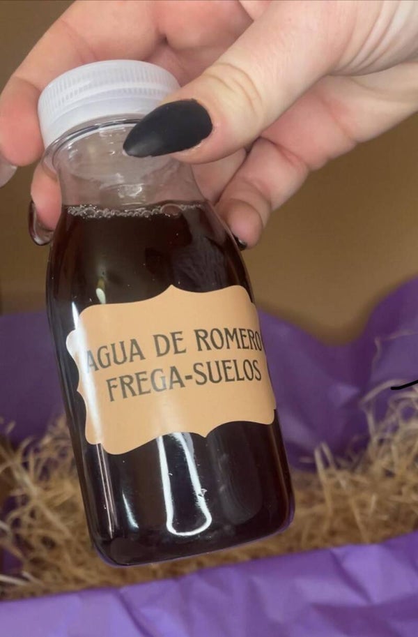 Agua Mágica de Romero para Fregasuelos: Purificación y Protección - 200ml