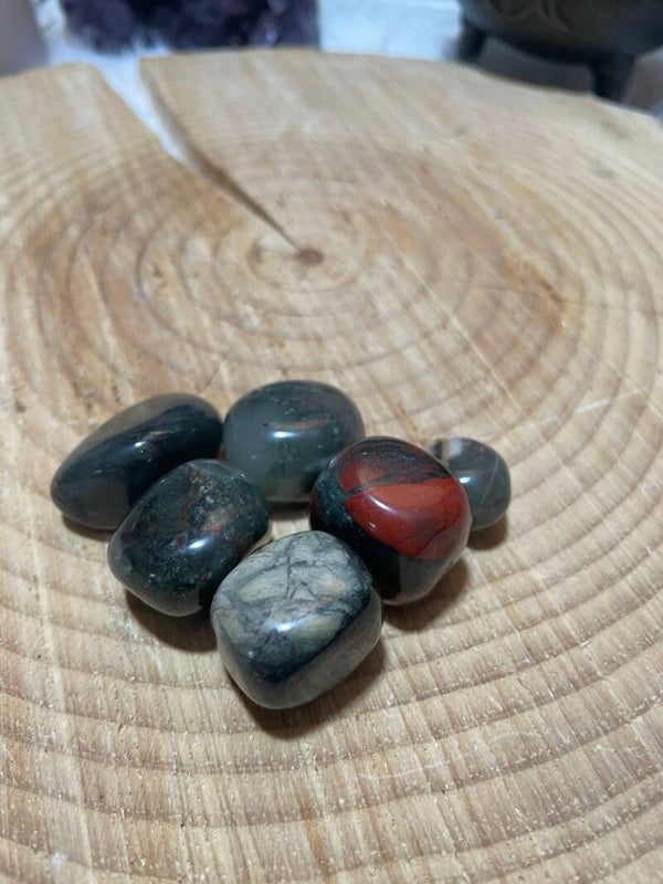 Jaspe Sangre de Dragón - La Piedra de los Valientes