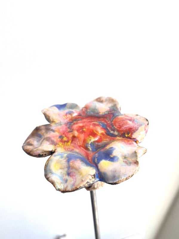 F 003