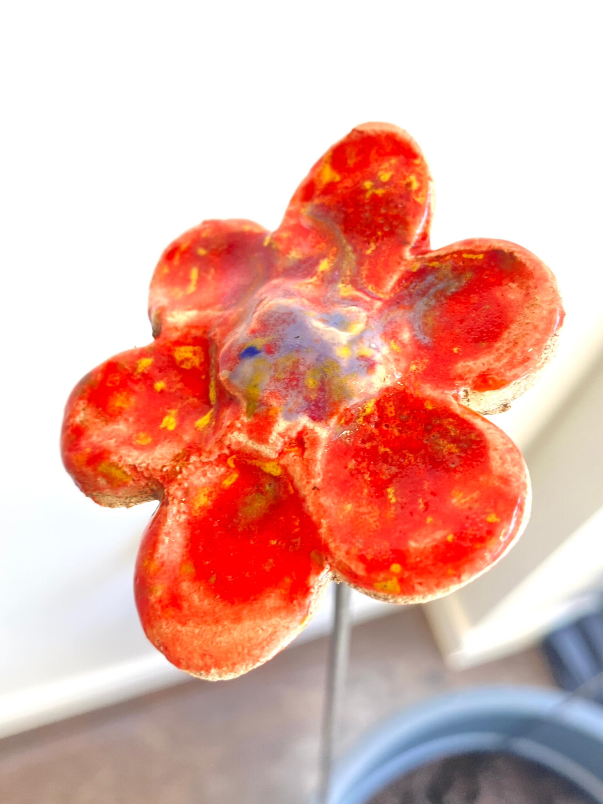F 001