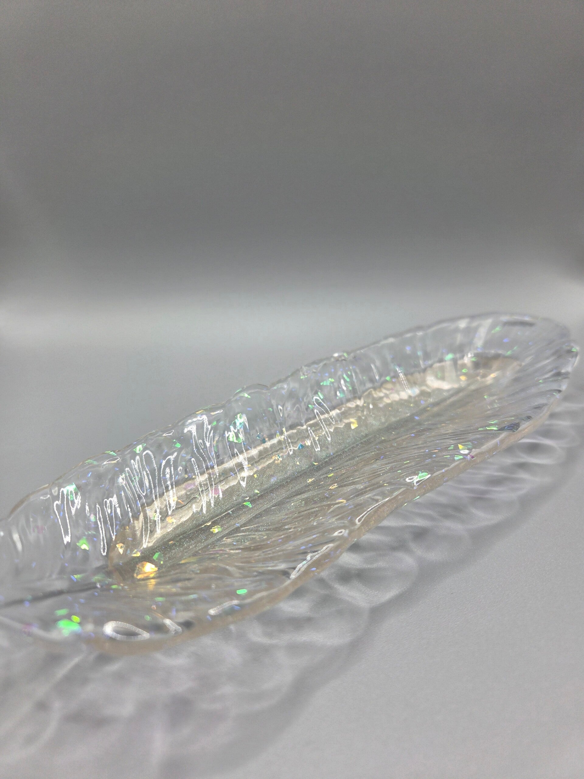 Feder-Schale aus Epoxidharz – handgemachte Schmuckablage