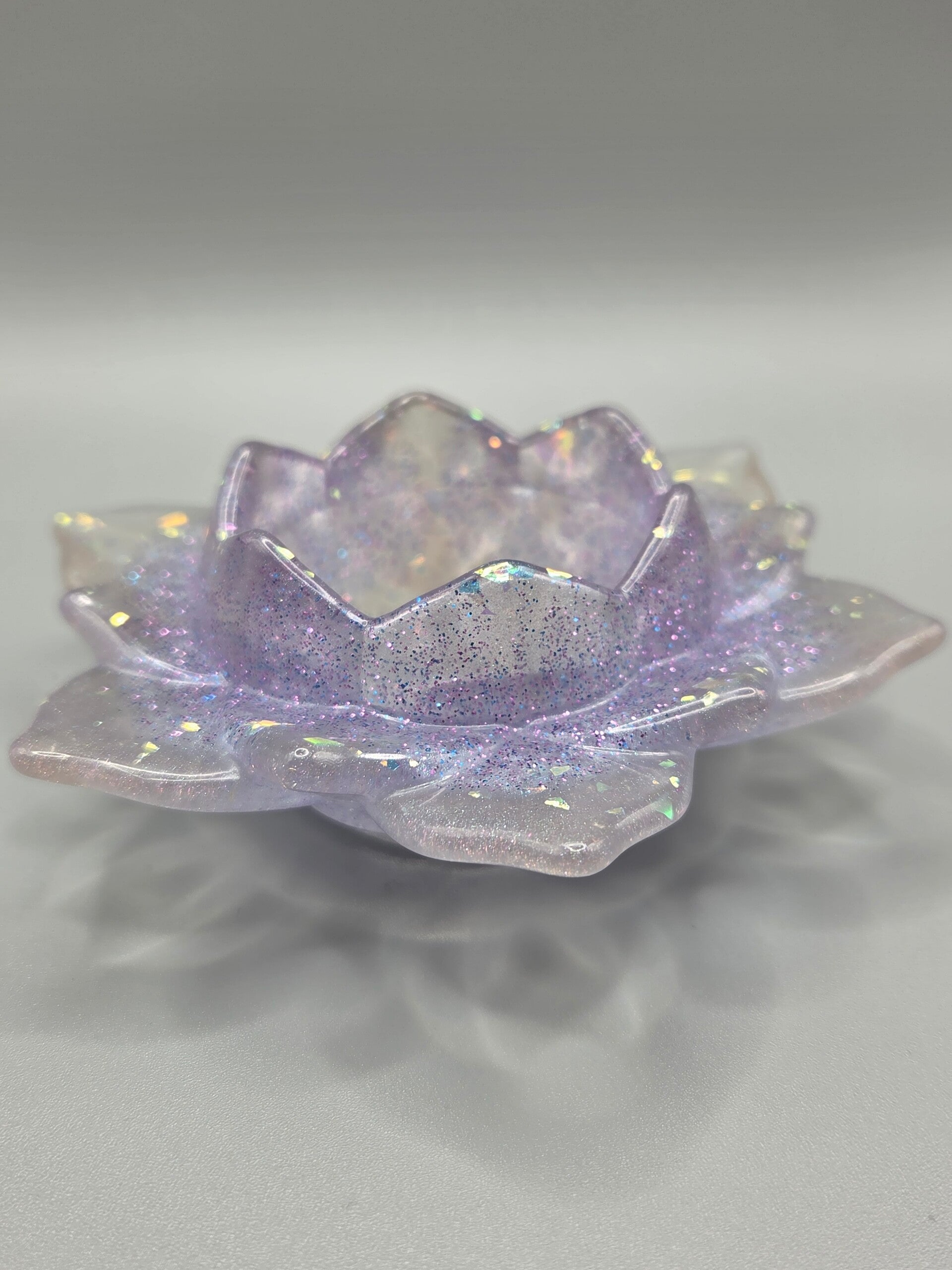 Lotus-Teelichthalter aus Epoxidharz – handgemachte Deko