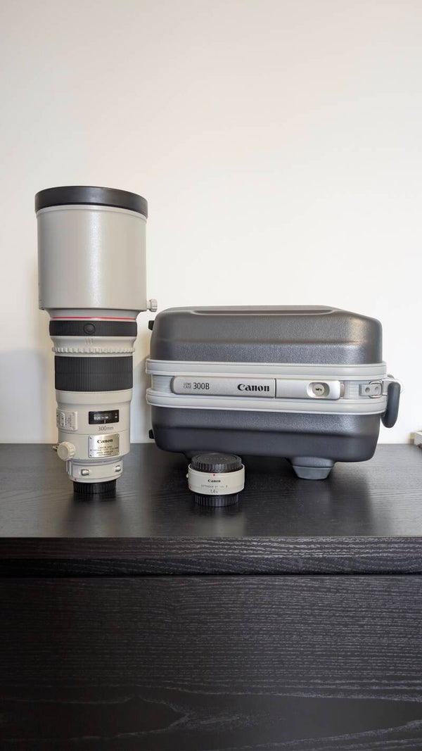 Canon EF 300mm f/2.8L IS II USM + Extender EF 1.4x III + Valise de transport
