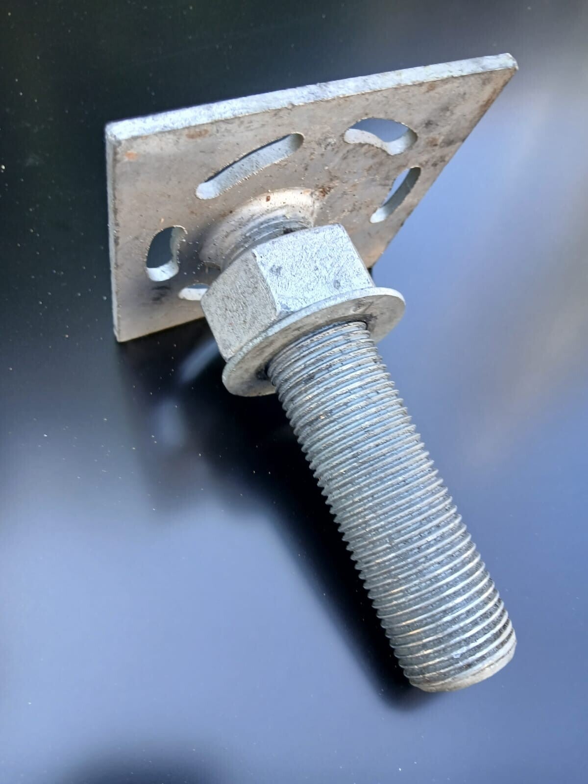 Platine funéraire réglable PLR 120/120 mm livraison incluse