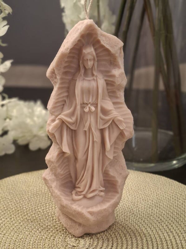 Virgen Milagrosa en Cueva