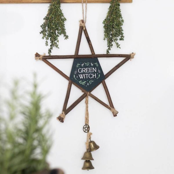 PENTAGRAMA DE GREEN WITCH CON SAUCE COLGANTE Y CAMPANAS