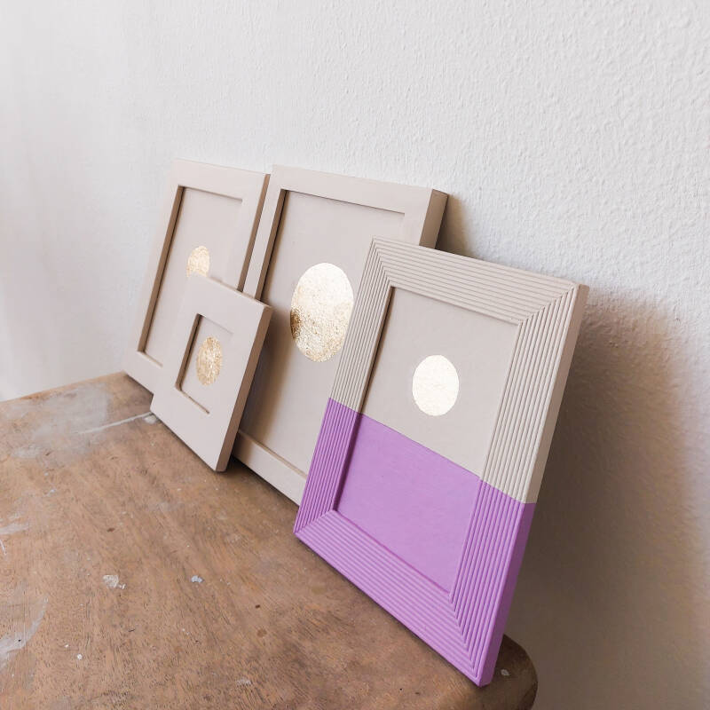 Maanportret met bladgoud. Beige maanportret en lila maanportret