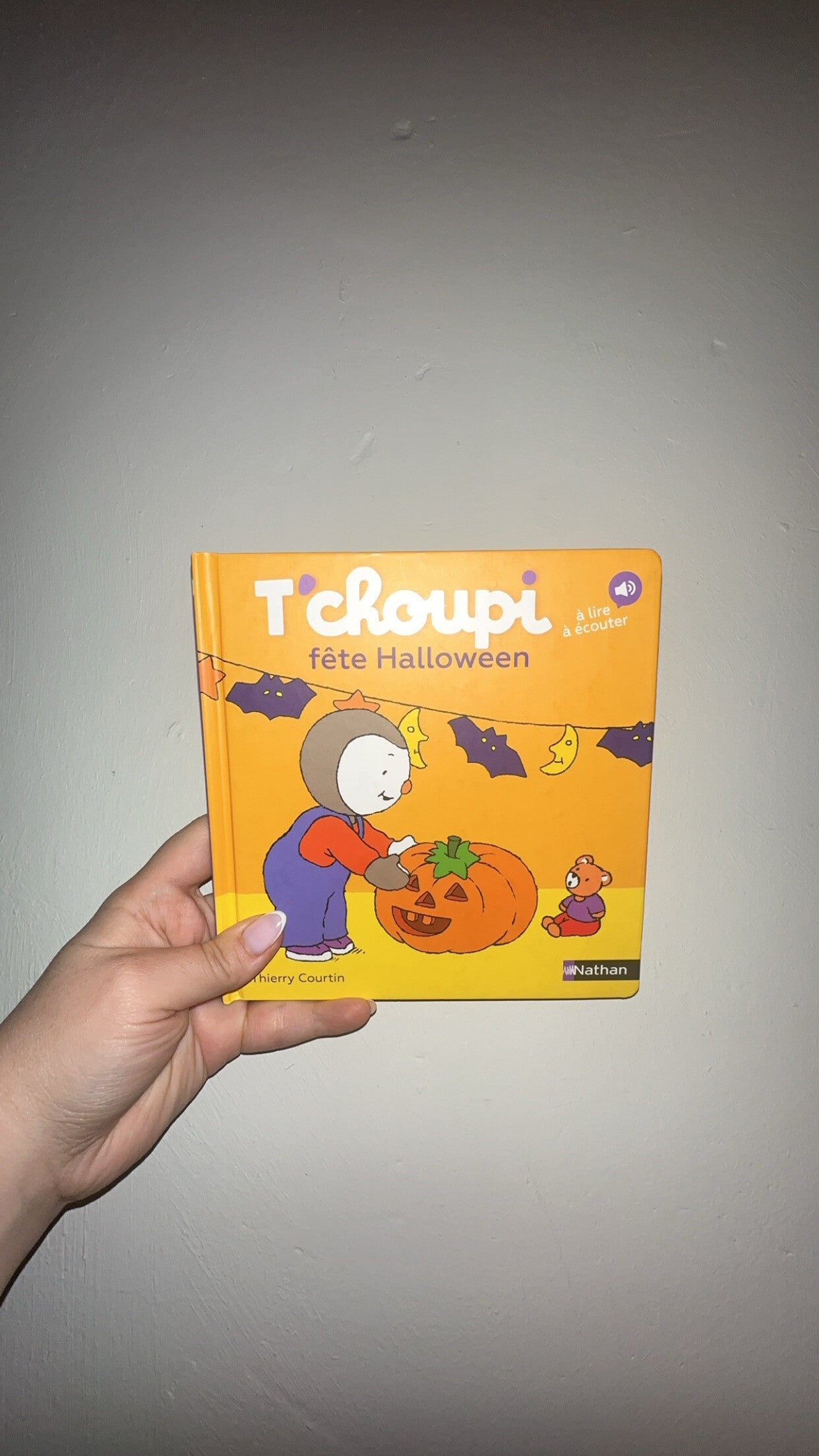 Livre Tchoupi fête Halloween