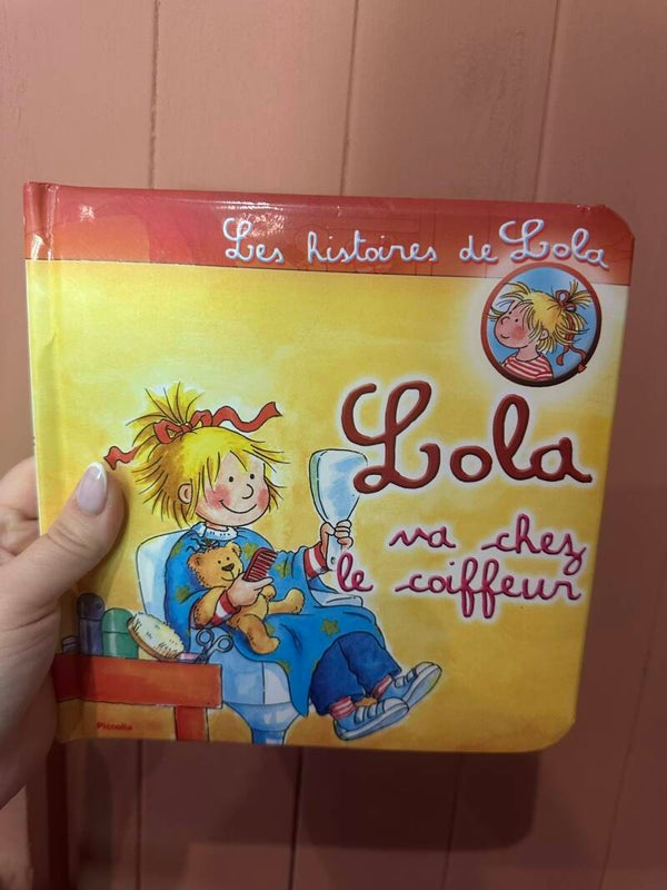Lola va chez le coiffeur