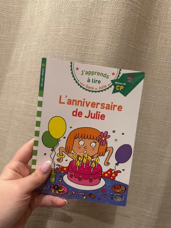 J'apprends à lire - l'anniversaire de Julie