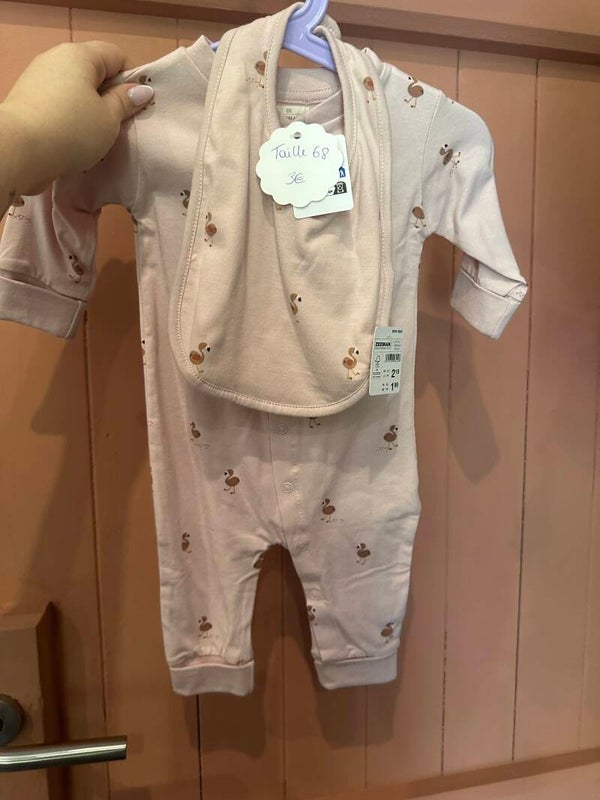 Pyjama léger et bavoir 6 mois