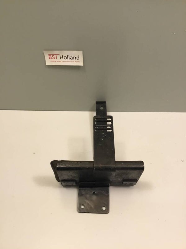 Norton Dominator Accubakje