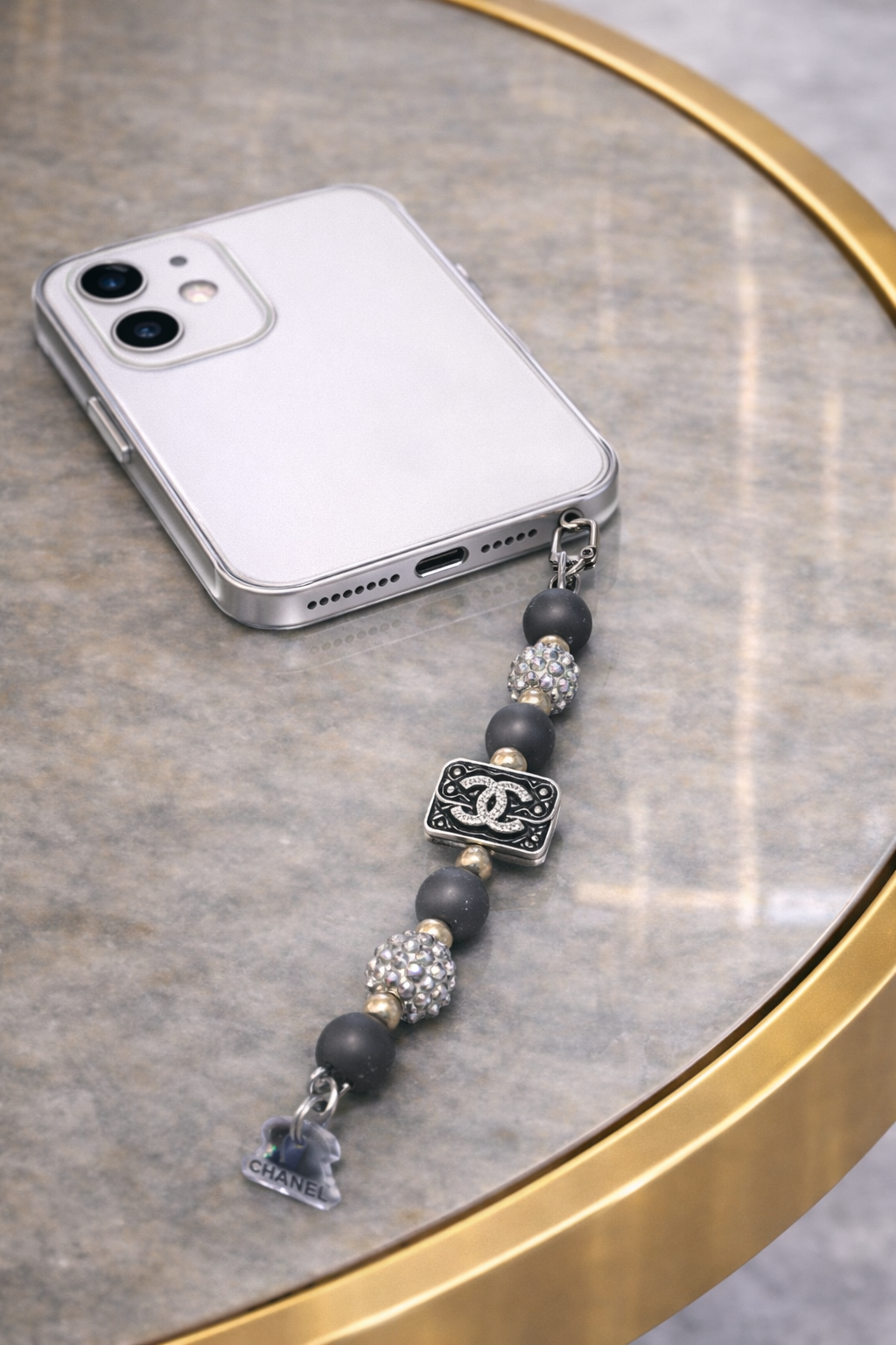Black chanel bag telefoonhangers