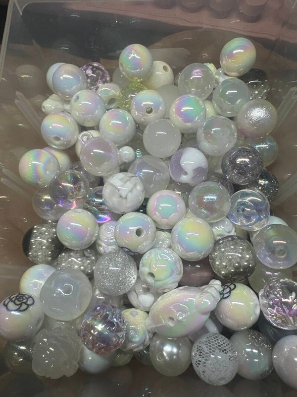 Witte mix acryl kralen 20stuks